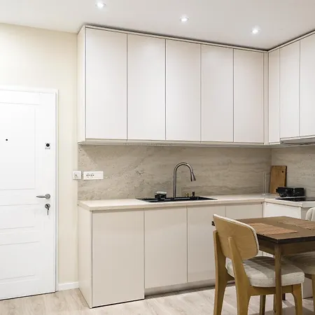 Luxury View With Balcony & Kitchen & Fast Wi-fi