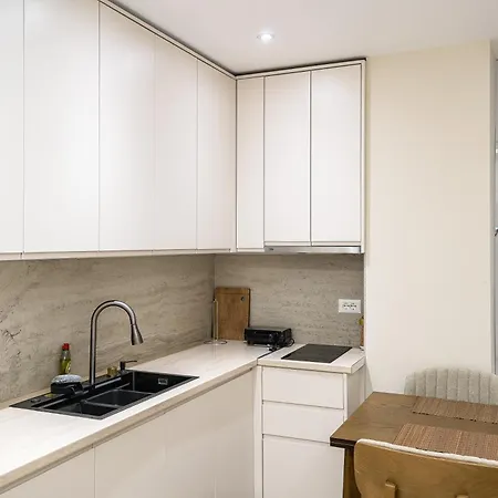 Luxury View With Balcony & Kitchen & Fast Wi-fi