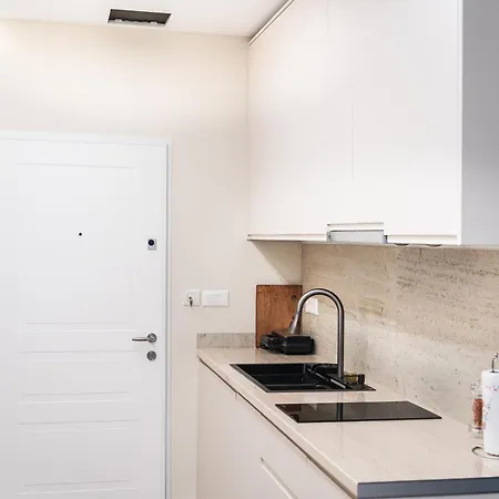 公寓 Luxury View With Balcony & Kitchen & Fast Wi-fi *