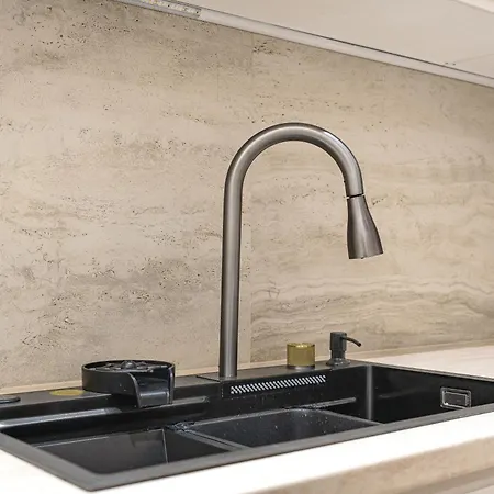 Luxury View With Balcony & Kitchen & Fast Wi-fi Shkodër