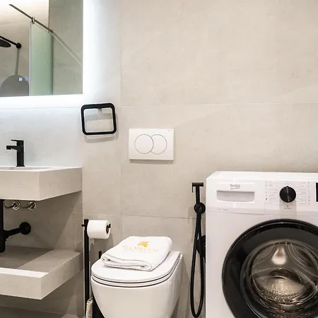 Luxury With Amazing View 아파트 *