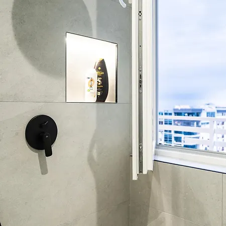 Luxury View With Balcony & Kitchen & Fast Wi-fi *