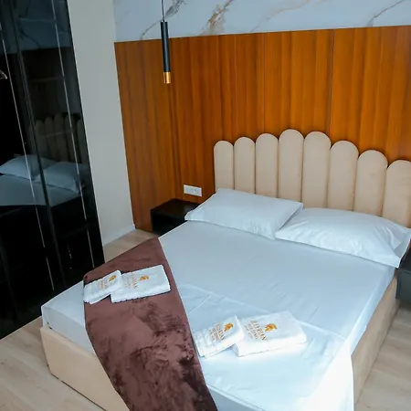 Luxury Apartments With Fabulous View Near City Center *